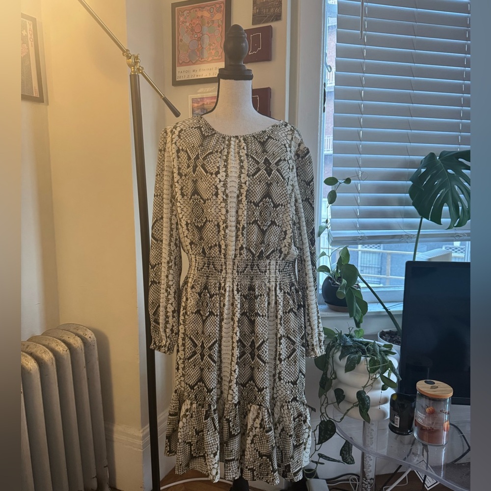 Snakeskin Long sleeve Dress